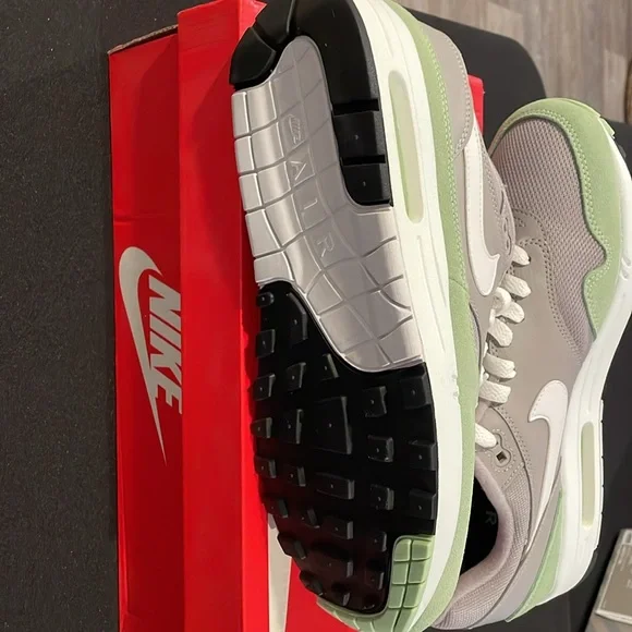 Nike Air Max One - Picture 5 of 8